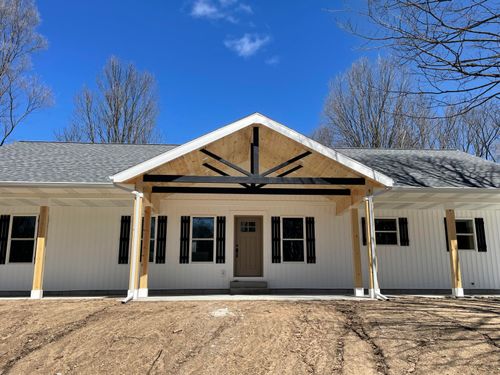 2412 W Garfield Rd, New Era, MI, 49446-8918 | Card Image