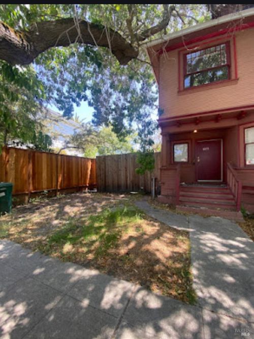 1055 56th Street, Emeryville, CA, 94608 | Card Image