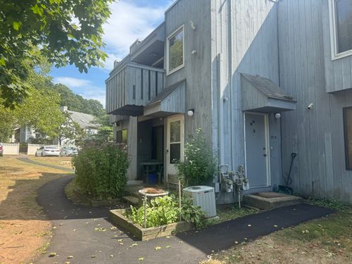 unit-k-27 Redwood Dr, East Haven, CT, 06513-1927 | Card Image
