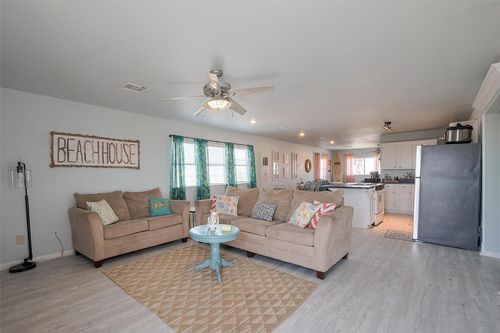 510 Oyster St, Surfside Beach, TX, 77541-9571 | Card Image