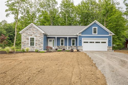 7078 Ontario Center Rd, Ontario, NY, 14519-9566 | Card Image
