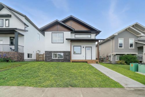 84 Reynolds Road, Sylvan Lake, AB, T4S0L8 | Card Image