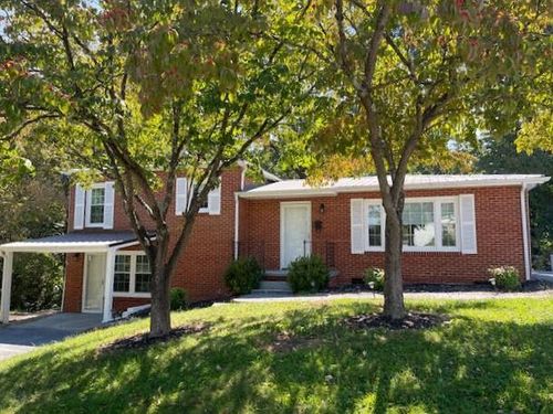 460 Ash St, Morristown, TN, 37813-1802 | Card Image