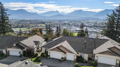 50-8590 Sunrise Dr, Chilliwack, BC, V2R3Z4 | Card Image