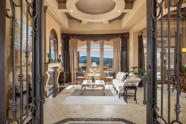 Entrance Foyer | Image 5