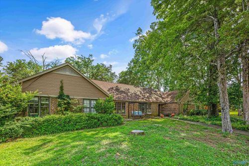 915 Way Thru The Woods Sw, Decatur, AL, 35603 | Card Image