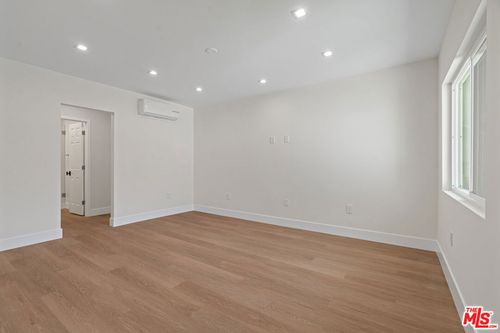 apt-4-420 S Sepulveda Blvd, Los Angeles, CA, 90049-3527 | Card Image