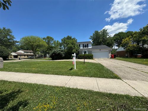 28330 Lahser Rd, Southfield, MI, 48034-4758 | Card Image