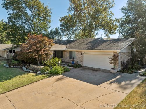 5912 E 50th Street, Tulsa, OK, 74135 | Card Image