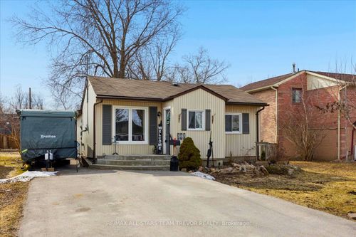 307 Kenwood Ave, Keswick, ON, L4P2X6 | Card Image