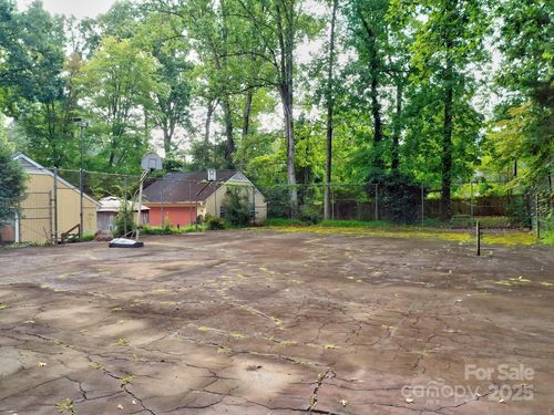 324 N Sharon Amity Rd, Charlotte, NC, 28211-3006 | Card Image
