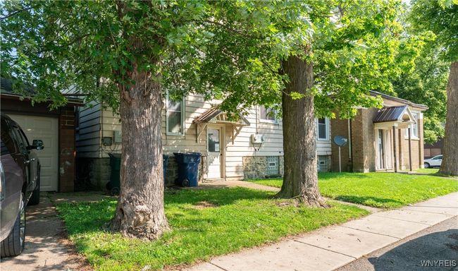 2009 Seneca St, Home with 7 bedrooms, 2 bathrooms and null parking in Buffalo NY | Image 6