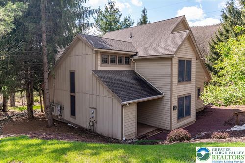 412 Hickory Dr, Tannersville, PA, 18372-9663 | Card Image