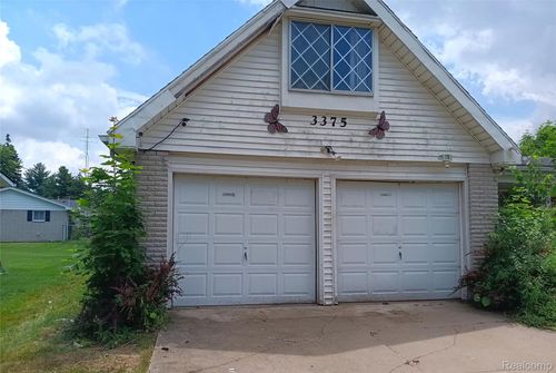 3375 Jacque St, Flint, MI, 48532-3712 | Card Image
