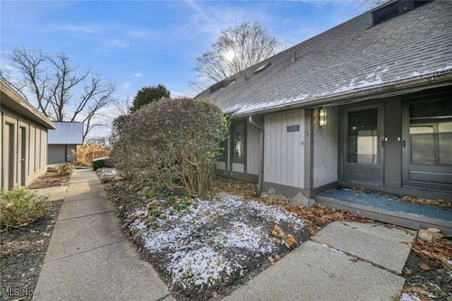 8-888 Snowfall Spur, Akron, OH, 44313 | Card Image