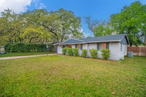 1903 Dogwood Dr, Arlington, TX, 76012-4512 | Card Image