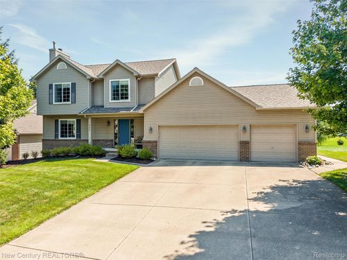 1480 Scotland Yard Dr, Walled Lake, MI, 48390-2282 | Card Image