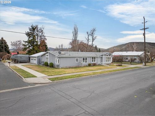 2248 Oak St, Baker City, OR, 97814-2969 | Card Image