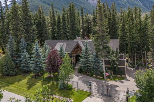 9 Mountaineer Close, Lac Des Arcs, AB, T1W2W3 | Card Image