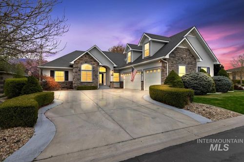 668 Canyon Park Ave, Twin Falls, ID, 83301-3083 | Card Image