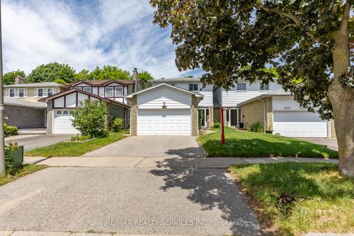 1217 Gloucester Sq, Pickering, ON, L1V3P7 | Card Image