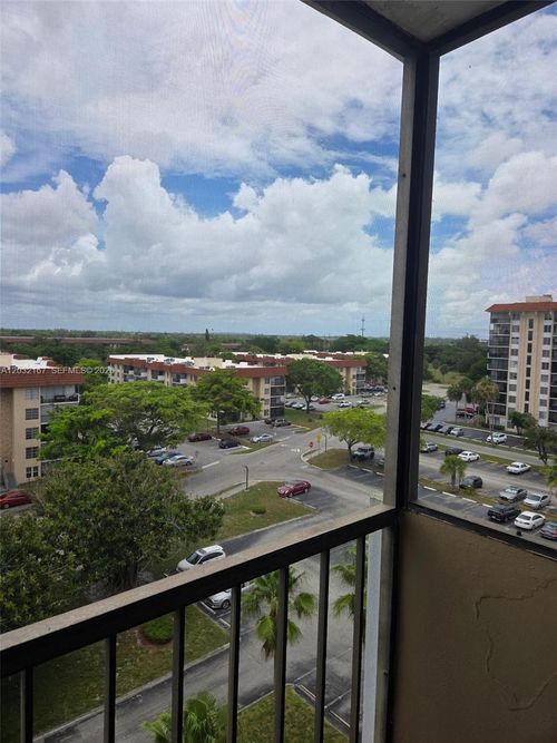 805-4174 Inverrary Dr, Lauderhill, FL, 33319-4557 | Card Image