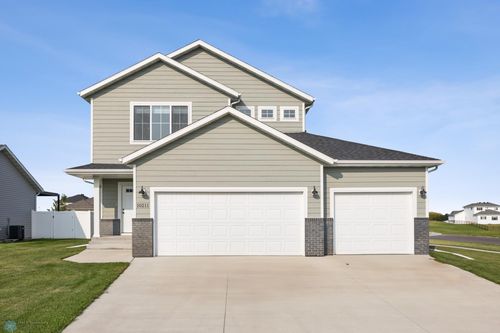 10211 Burgundy Dr, Horace, ND, 58047-9015 | Card Image