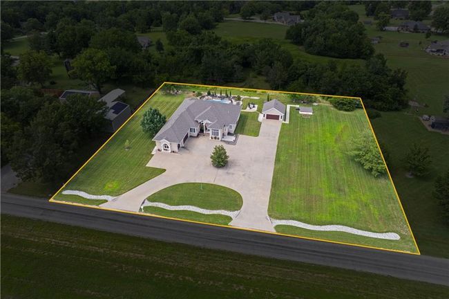 1702 Cedar Ridge Rd, House other with 4 bedrooms, 4 bathrooms and null parking in Parsons KS | Image 4