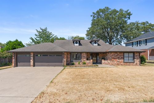 2508 Chapel Hill Rd, Bartlesville, OK, 74006-7519 | Card Image