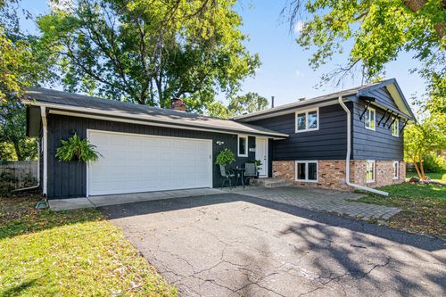 2044 Patricia St, Mendota Heights, MN, 55120-1304 | Card Image