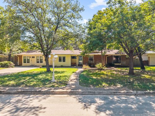 118 William Classen Dr, Hollywood Park, TX, 78232-1321 | Card Image