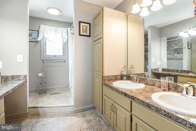 1605 Airport Dr, House other with 3 bedrooms, 4 bathrooms and null parking in MECHANICSBURG PA | Image 35
