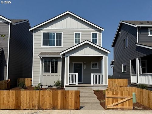 1211 Parkside Ave, Woodburn, OR, 97071-7752 | Card Image