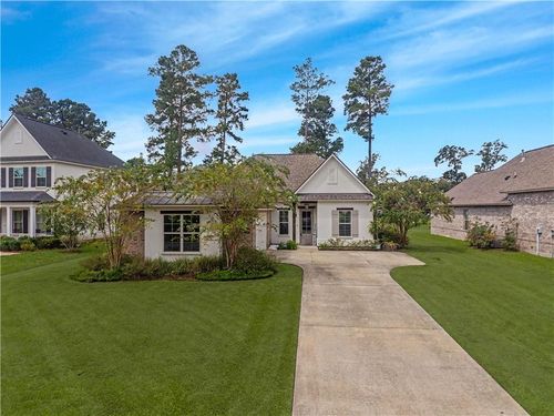 23339 Noble Oak Dr, Springfield, LA, 70462-6005 | Card Image