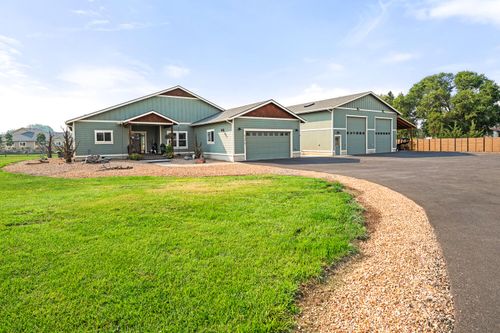 21370 View Ln, Bend, OR, 97701-8249 | Card Image