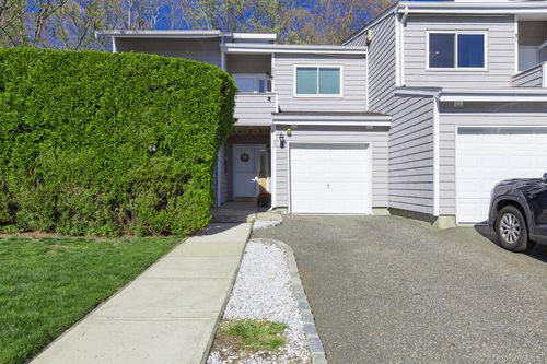 11-11 Vista Dr, Manorville, NY, 11949-2903 | Card Image