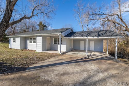 1515 N 5th St, Poplar Bluff, MO, 63901-3520 | Card Image