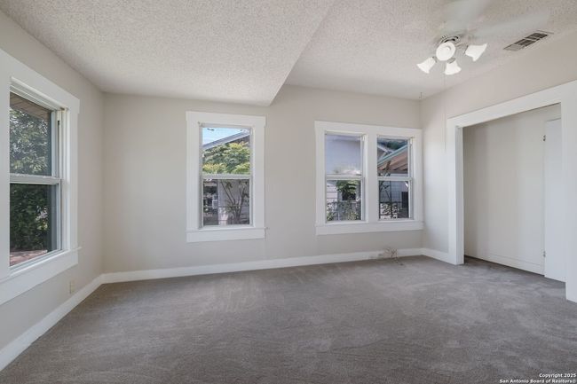 310 Mary St, House other with 3 bedrooms, 2 bathrooms and null parking in San Antonio TX | Image 19