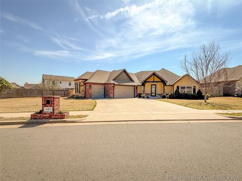 601 Kingston Pl, Tahlequah, OK, 74464-5193 | Card Image