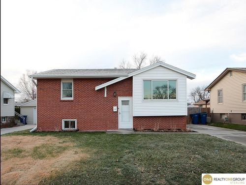 1005 Cachelin Dr, Carter Lake, IA, 51510-1236 | Card Image