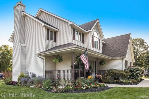 627 W Caledonia St, Howell, MI, 48843-1196 | Card Image