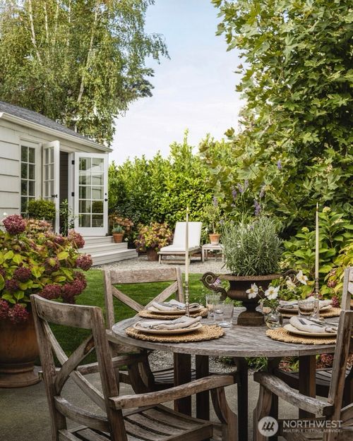 2307 Mcgilvra Blvd E, Seattle, WA, 98112-2744 | Card Image