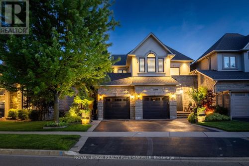 2444 Valleyridge Drive, Oakville (BC Bronte Creek), ON, L6M5G7 | Card Image