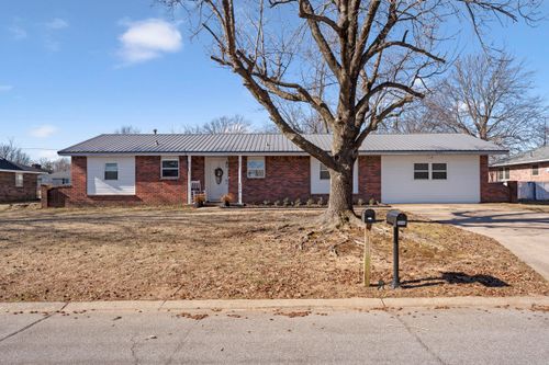 2040 J St Sw, Miami, OK, 74354-8902 | Card Image