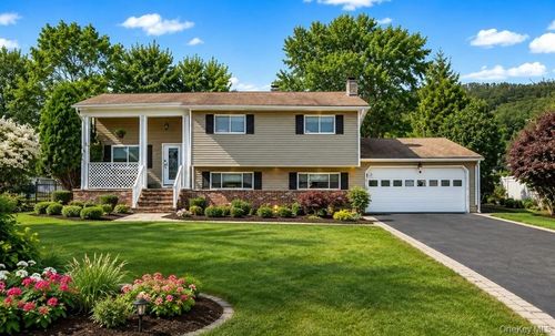 46 Merriewold Ln, Monroe, NY, 10950-1915 | Card Image