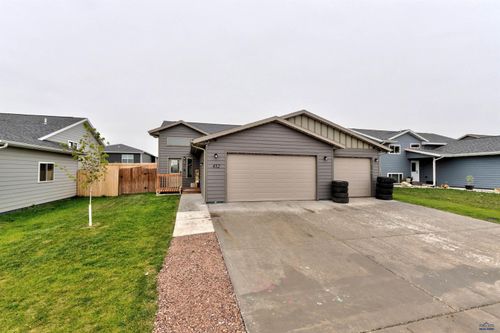 432 Yelner Dr, BOX ELDER, SD, 57719-8031 | Card Image