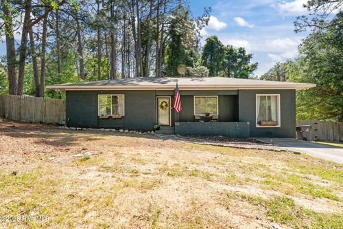 580 W Maine Ave, Southern Pines, NC, 28387-4017 | Card Image