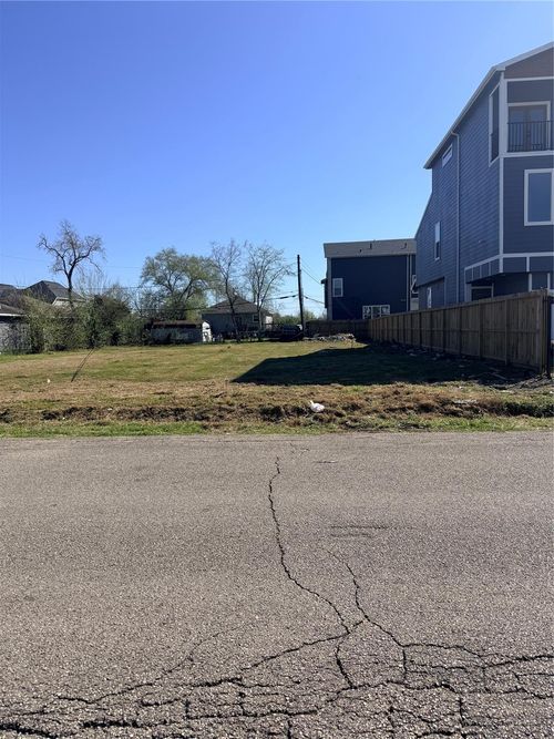 5002 Higgins St, Houston, TX, 77033-3229 | Card Image