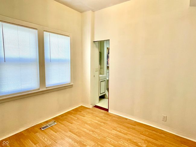 Living Room | Image 21