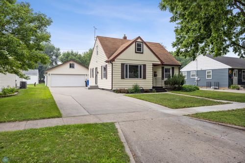 2014 7th St N, Fargo, ND, 58102-5004 | Card Image